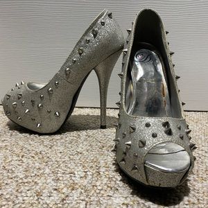 Size 6 Silver Glitter Stiletto